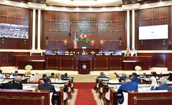 Milli Məclisin iclası başlayıb