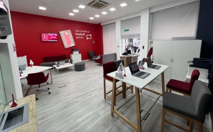Bank yeni konsepsiyaya malik Əcəmi filialını istifadə verdi