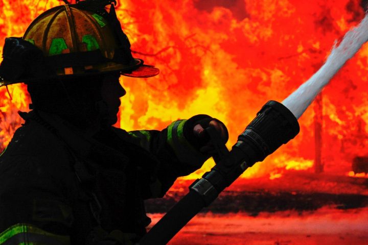 Masa və stolların hazırlanması sexində yanğın - 2 NƏFƏR ÖLÜB