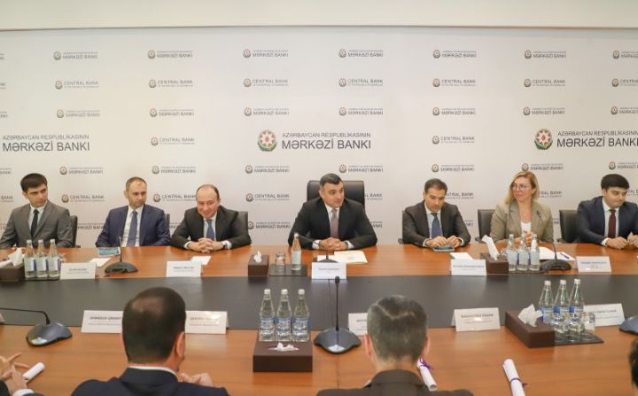 Mərkəzi Bankda Vətən Müharibəsinin iştirakçısı olan 19 nəfər əməkdaşla görüş keçirilib