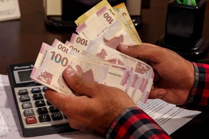 Hər 100 manatın 31,7 manatı müştərilərə geri ödənilib