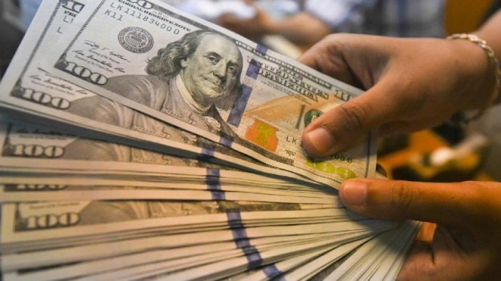 Dolların bazar ertəsinə olan rəsmi məzənnəsi açıqlandı