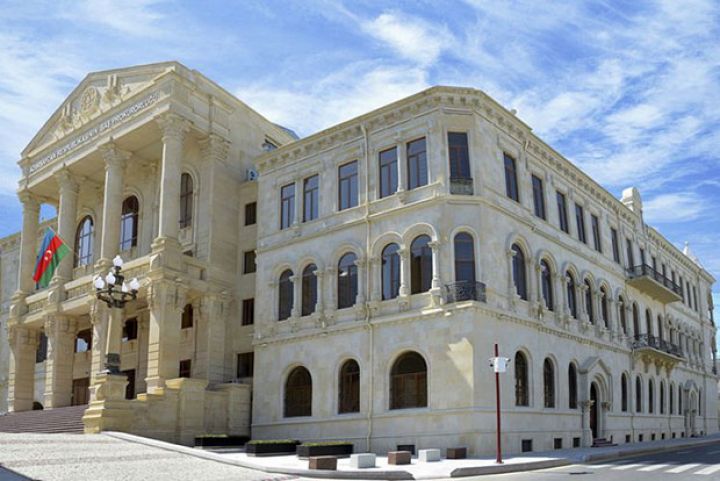Azərbaycanda daha bir vəzifəli şəxsin qanunsuz əməlləri ifşa olunub