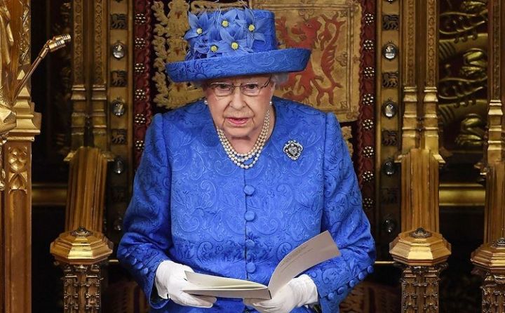 II Yelizaveta “Brexit” sazişini təsdiqlədi