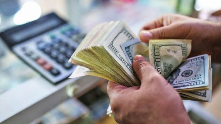 Gələn il Azərbaycana daxil olan xarici valyutanın çıxanı üstələyəcəyi proqnozlaşdırılır