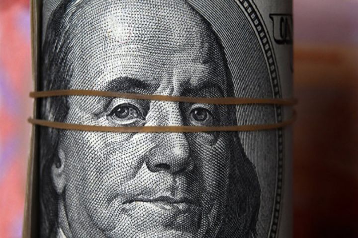 Bir sıra banklar bankomatları və terminalları vasitəsilə dollar qəbulunu dayandırıb