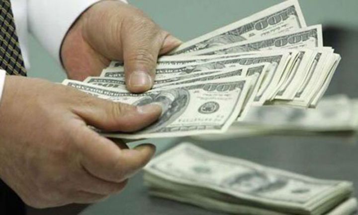Banklara dollar satıldı - VALYUTA HƏRRACI