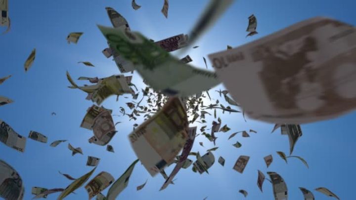 "Mərkəzi Bank inflyasiyanın qarşısını almaq üçün istehlak kreditlərini məhdudlaşdırıb" - KAZIMOV