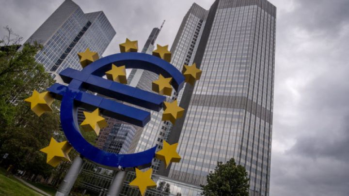 Avropa Mərkəzi Bankı üç il ardıcıl zərər açıqlayıb, sədri isə illik 702 min dollar maaş alıb