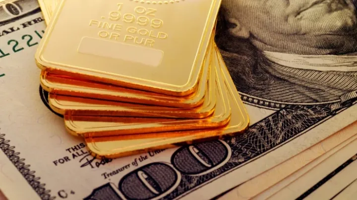 Böyük bankdan qızılın qiymətilə bağlı proqnoz: 5 min dollar üçün tarix verdi və investorlara xəbərdarlıq etdi