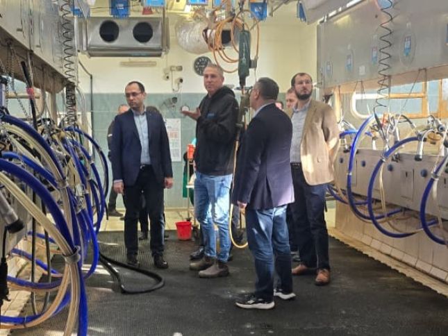 Azərbaycanın naziri İsrailin aparıcı heyvandarlıq müəssisələri və süd emalı zavodlarının fəaliyyəti ilə tanış olub